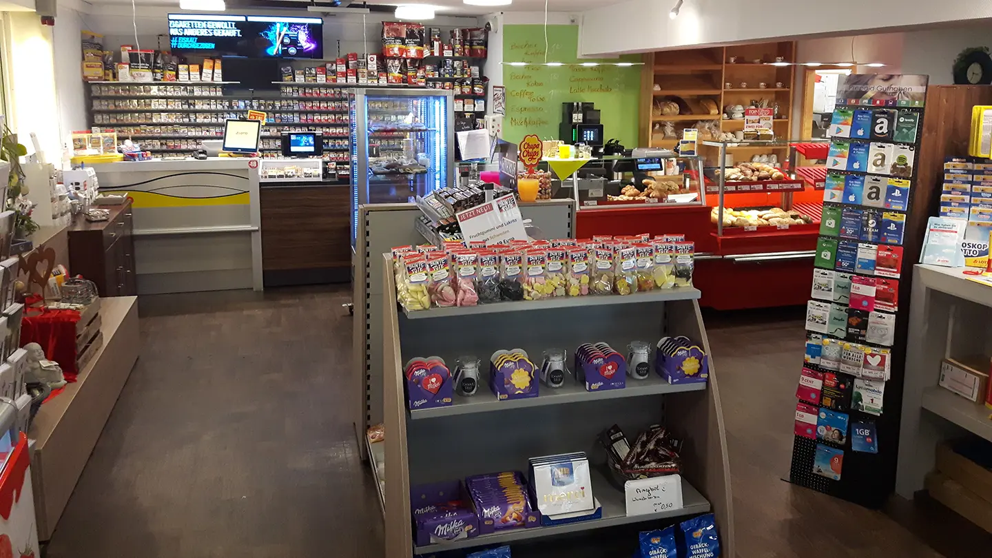 Gruppenbild der Angestellten im Geschäft